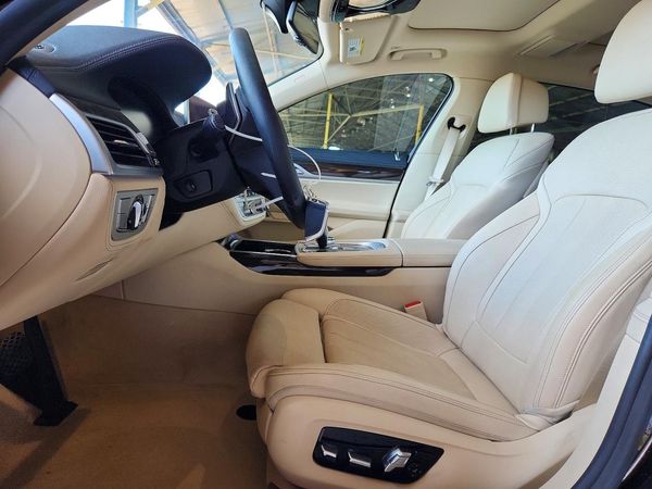 2020 BMW 740