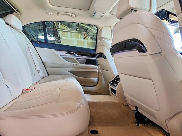 2020 BMW 740