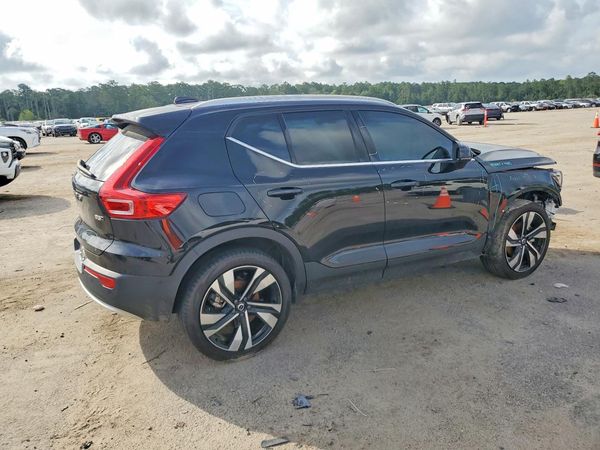 2025 VOLVO XC40 Plus Bright — PSRA