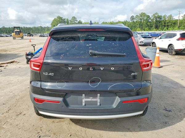 2025 VOLVO XC40 Plus Bright — DIRR