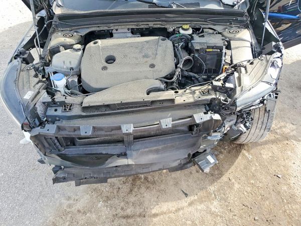 2025 VOLVO XC40 Plus Bright — Engine bay