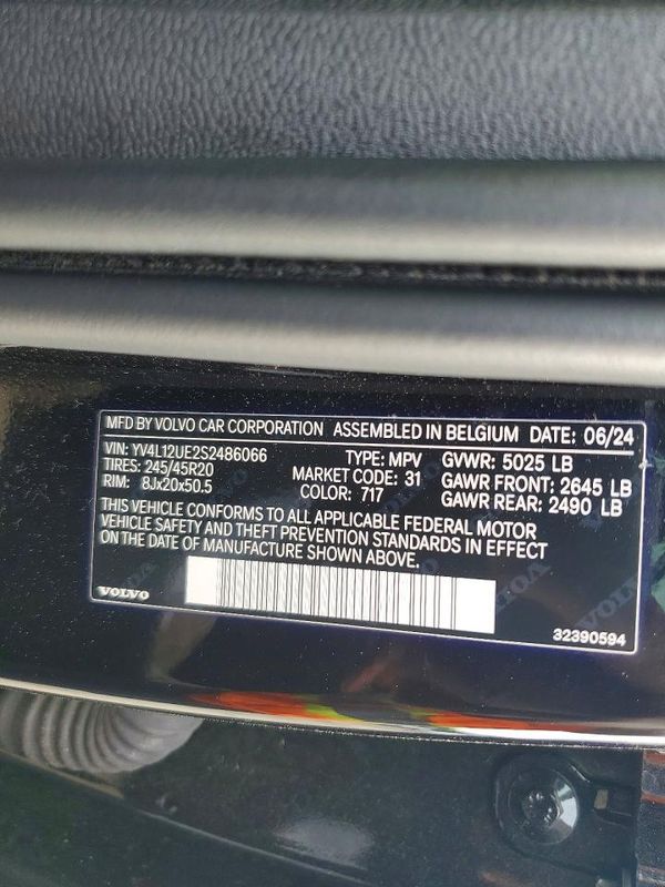 2025 VOLVO XC40 Plus Bright — VINS