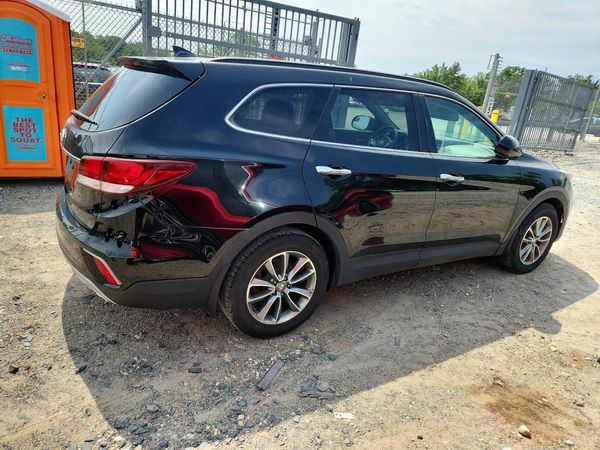 2018 HYUNDAI SANTA FE SE Base