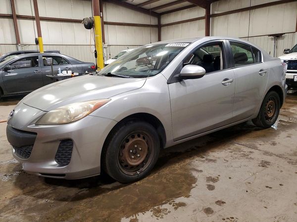 2013 MAZDA 3 SV/Base