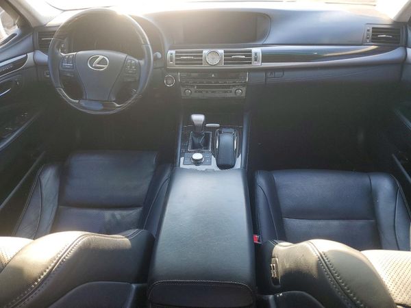 2016 LEXUS LS 460