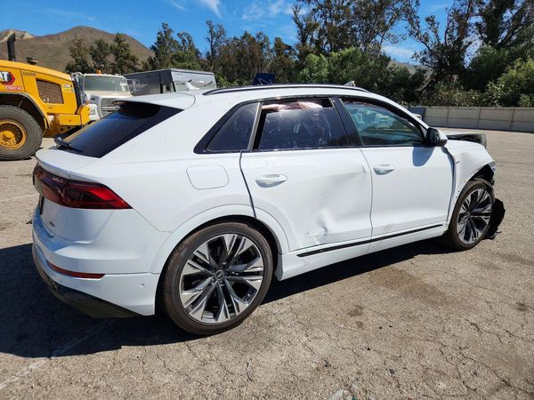 2025 AUDI Q8 S Line quattro Prestige