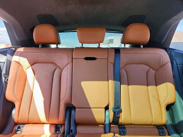 2025 AUDI Q8 S Line quattro Prestige
