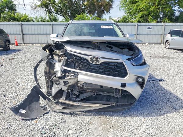 2022 TOYOTA HIGHLANDER XLE