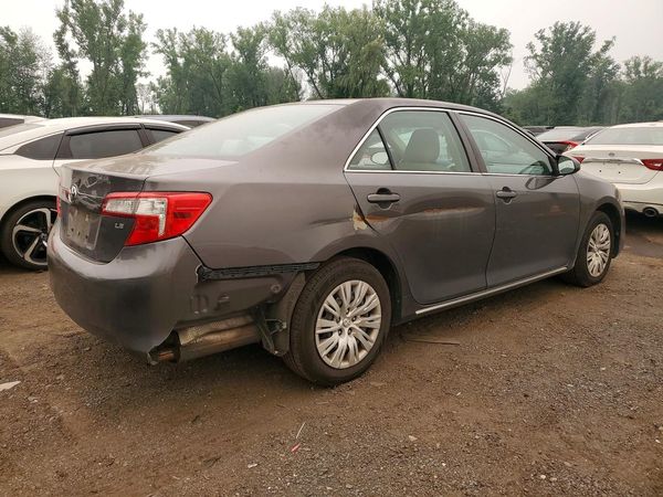 2014 TOYOTA CAMRY