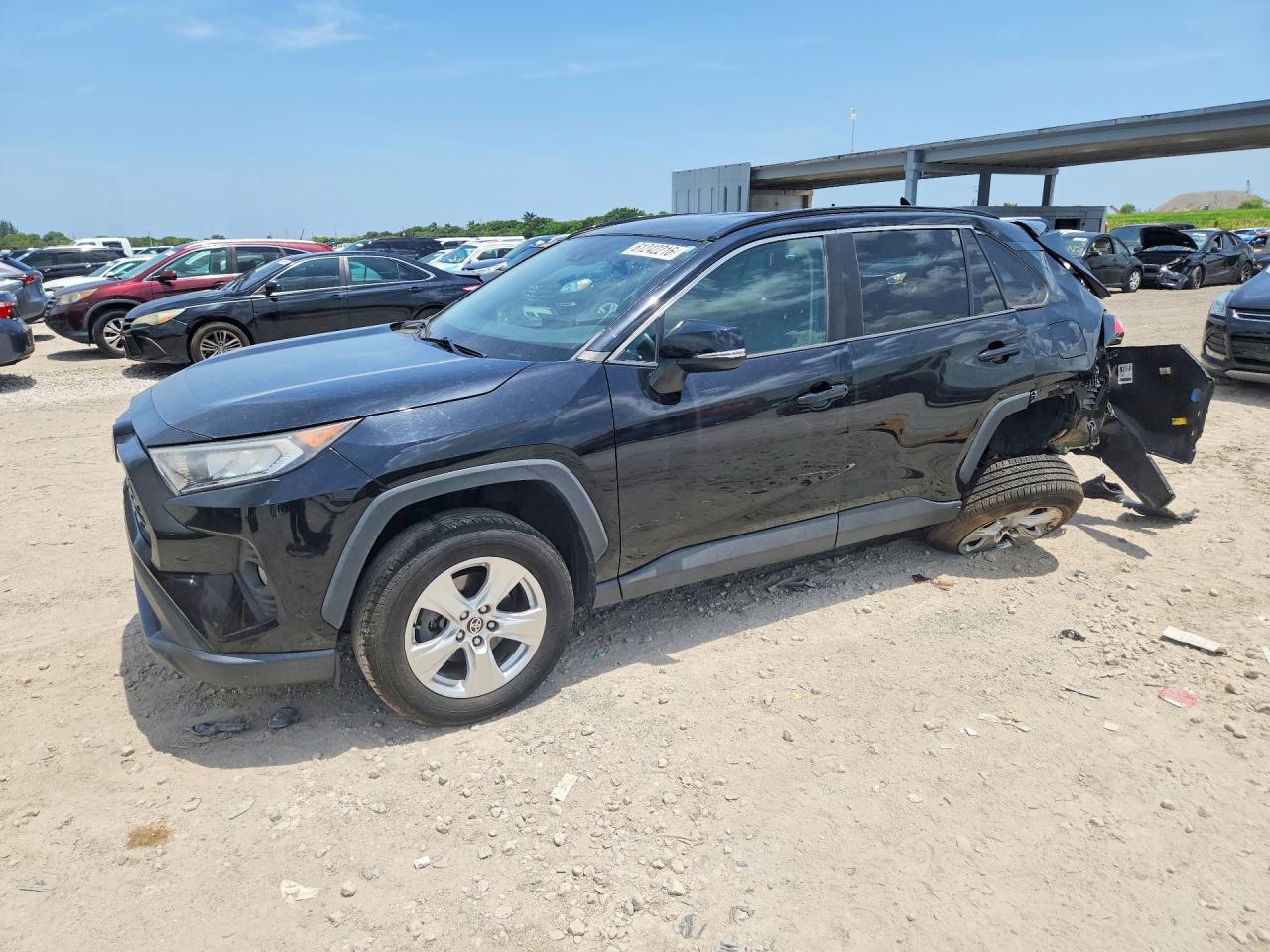 2021 TOYOTA RAV4 XLE