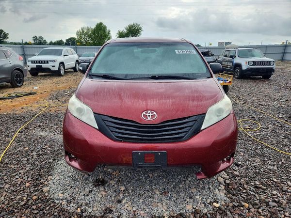 2017 TOYOTA SIENNA L