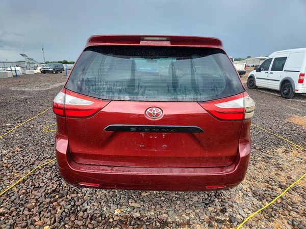 2017 TOYOTA SIENNA L