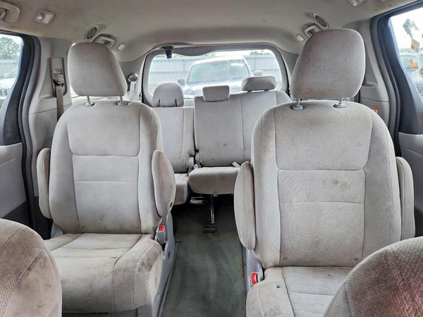 2017 TOYOTA SIENNA L
