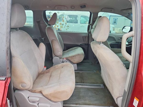 2017 TOYOTA SIENNA L