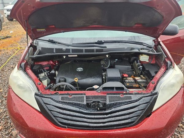 2017 TOYOTA SIENNA L
