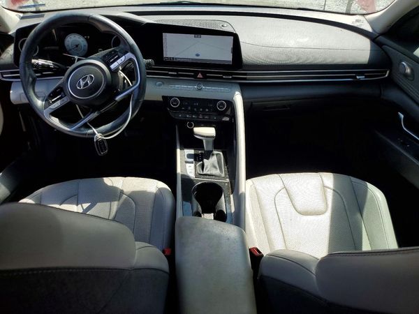 2022 HYUNDAI ELANTRA
