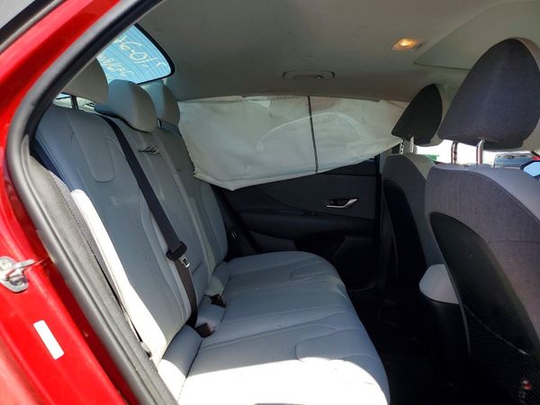 2022 HYUNDAI ELANTRA