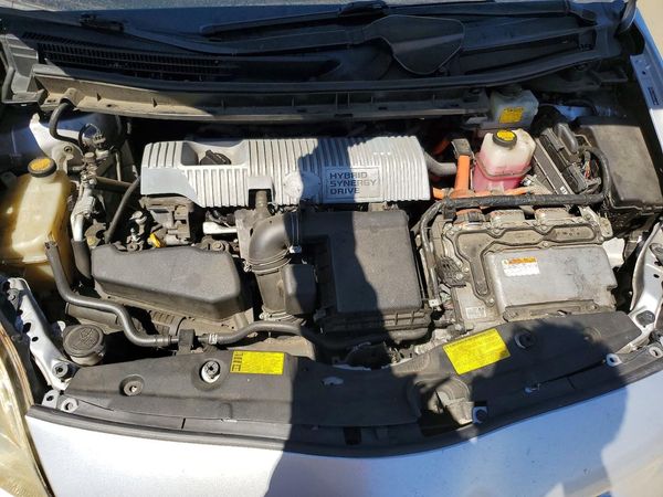 2012 TOYOTA PRIUS — Engine bay