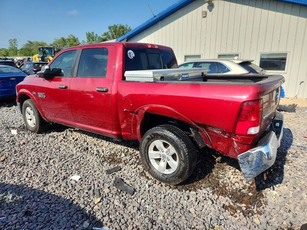 2015 RAM 1500 SLT