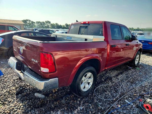 2015 RAM 1500 SLT