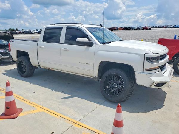 2017 CHEVROLET SILVERADO LT