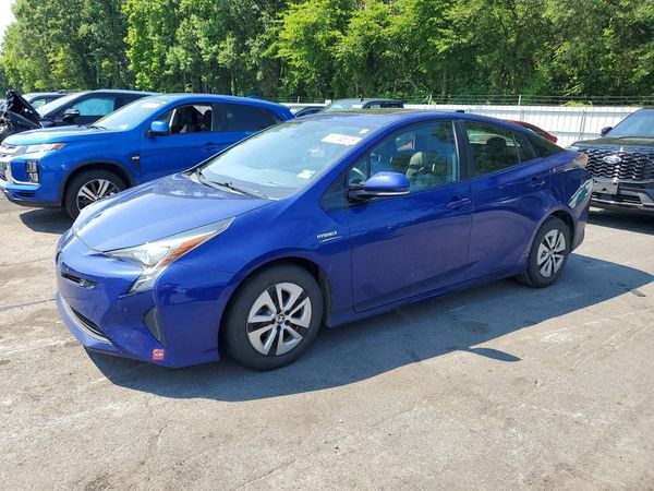 2016 TOYOTA PRIUS