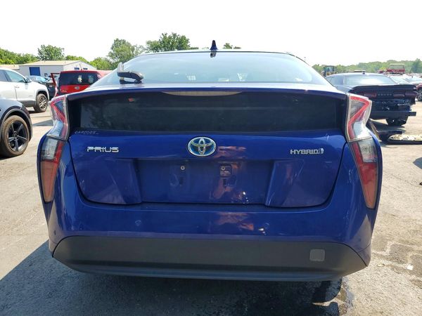 2016 TOYOTA PRIUS
