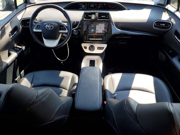 2016 TOYOTA PRIUS
