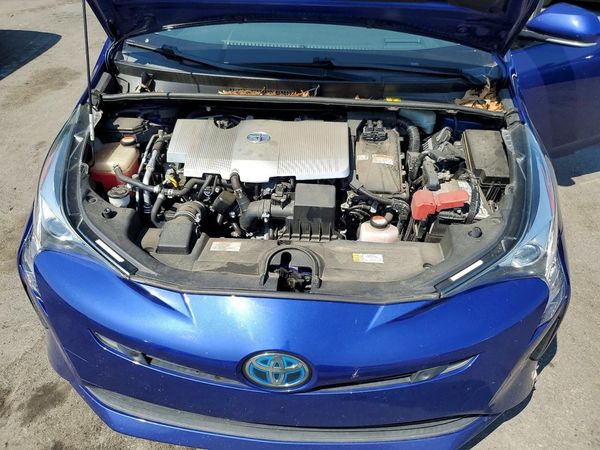 2016 TOYOTA PRIUS