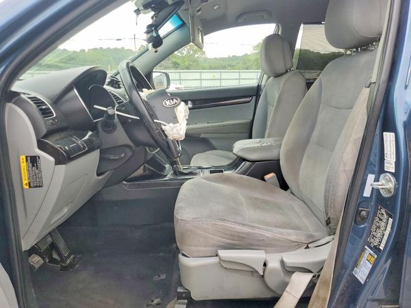 2014 KIA SORENTO Base/ LX