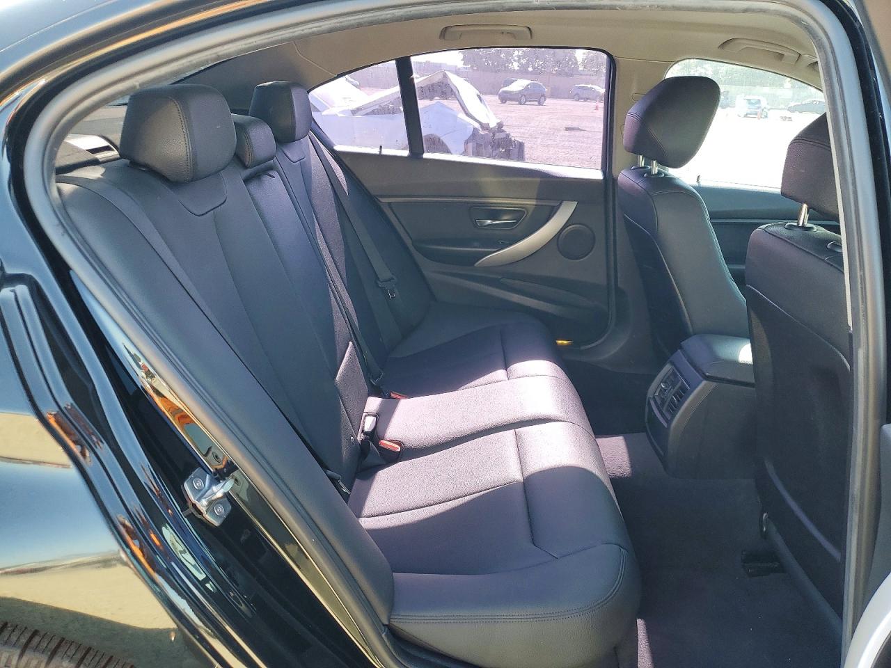 2016 BMW 320