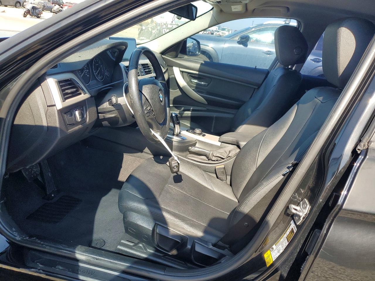 2016 BMW 320
