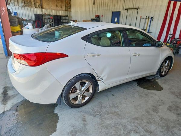 2013 HYUNDAI ELANTRA