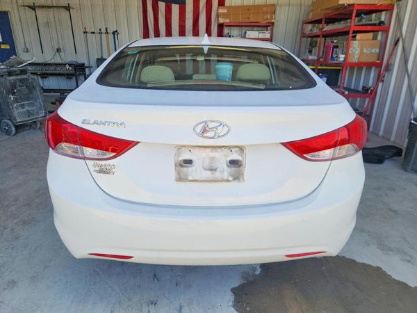 2013 HYUNDAI ELANTRA