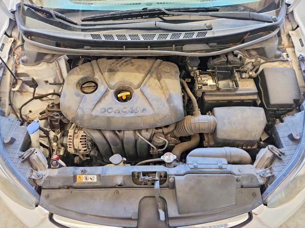 2013 HYUNDAI ELANTRA