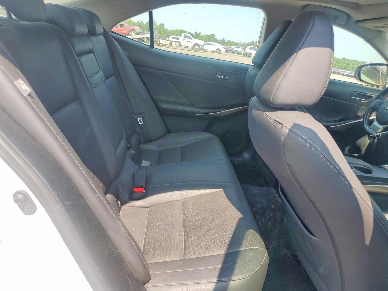 2016 LEXUS IS 300