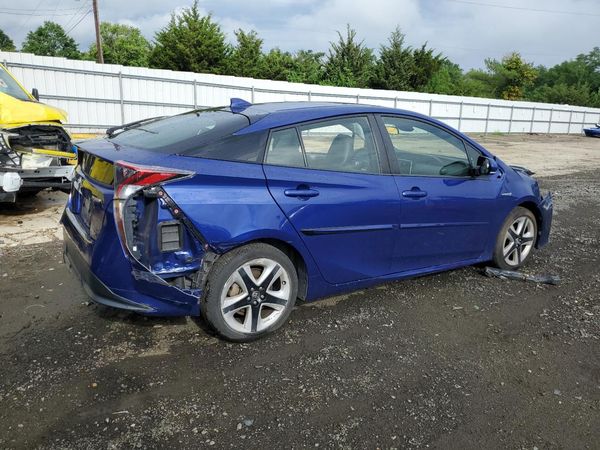 2016 TOYOTA PRIUS