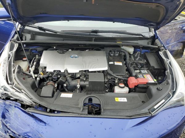 2016 TOYOTA PRIUS