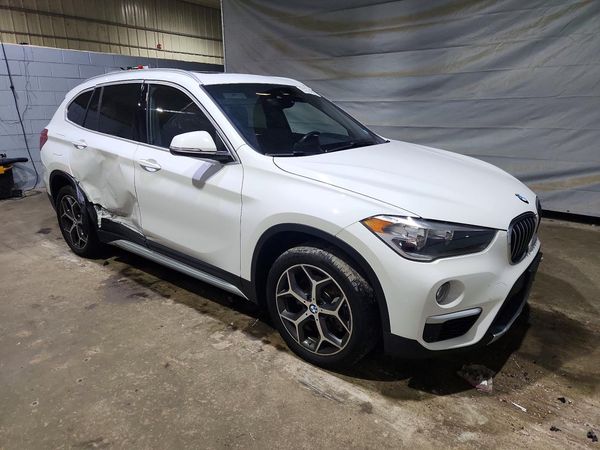 2019 BMW X1 xDrive28i — Passenger 3/4