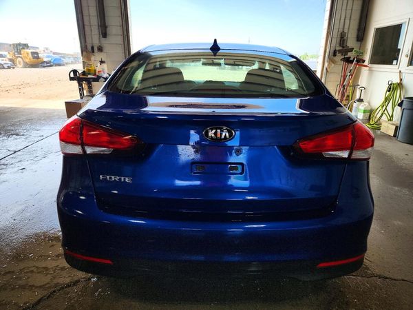 2018 KIA FORTE LX Base