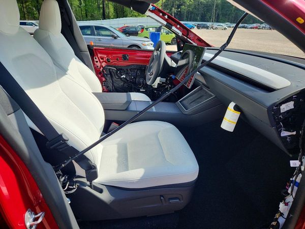 2026 TESLA MODEL Y — DENT