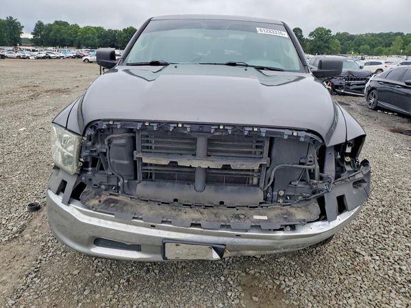2018 RAM 1500 ST QUAD CAB 4X2