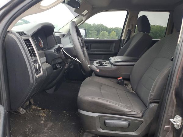 2018 RAM 1500 ST QUAD CAB 4X2