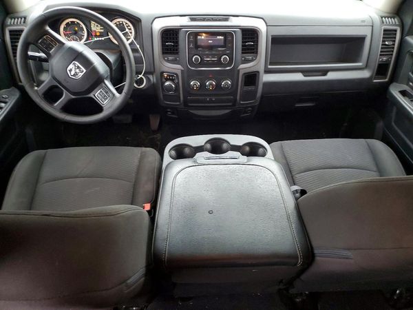 2018 RAM 1500 ST QUAD CAB 4X2