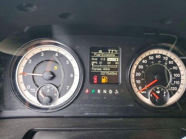 2018 RAM 1500 ST QUAD CAB 4X2