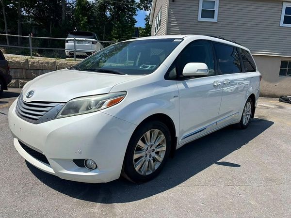 2016 TOYOTA SIENNA