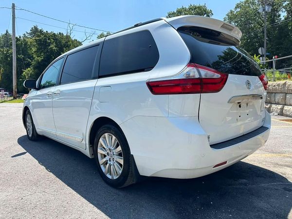 2016 TOYOTA SIENNA