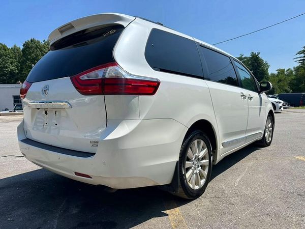 2016 TOYOTA SIENNA