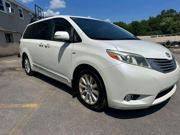 2016 TOYOTA SIENNA