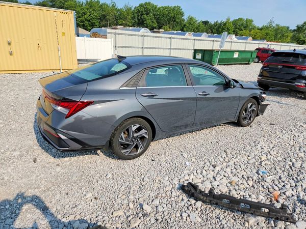 2024 HYUNDAI ELANTRA